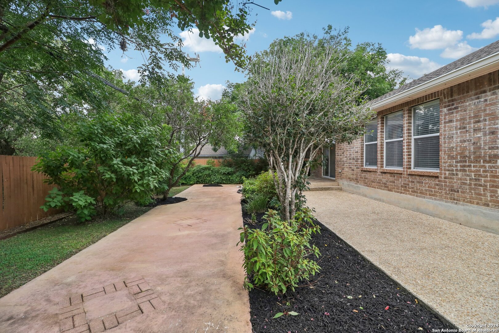 2626 MONTEBELLO