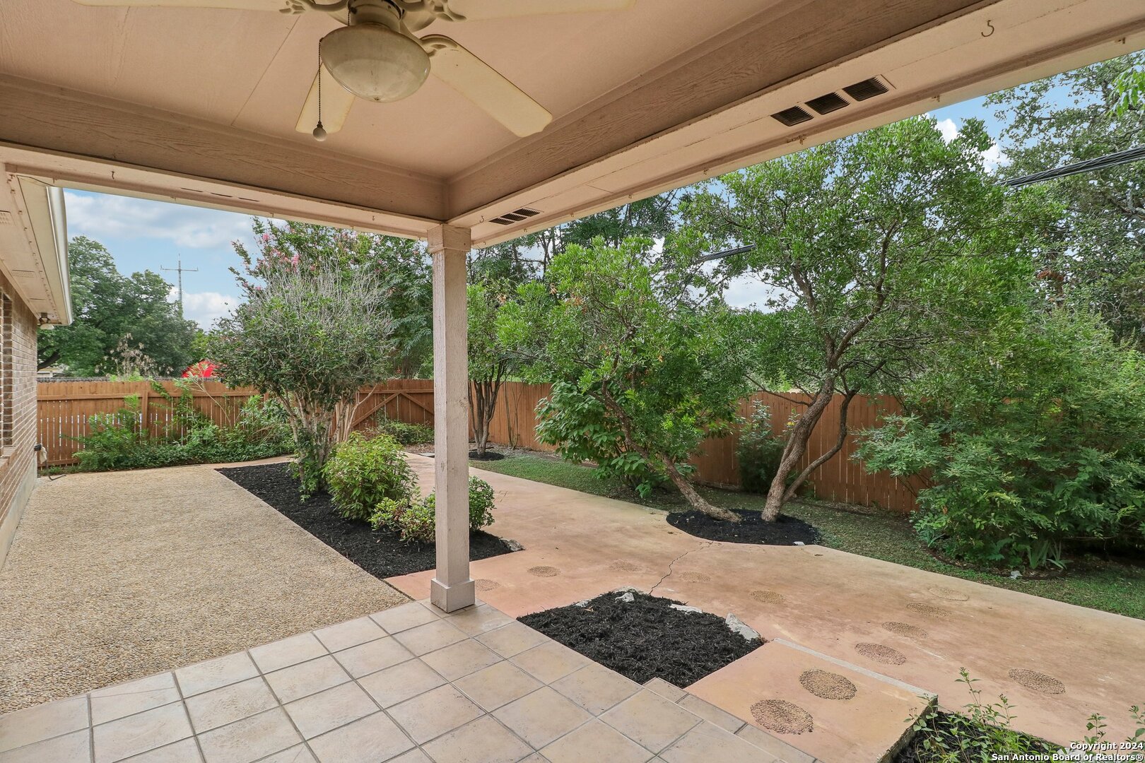 2626 MONTEBELLO