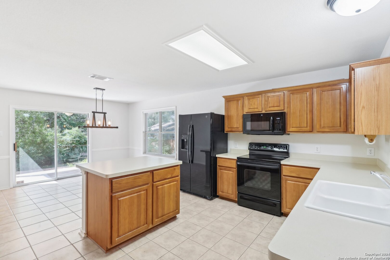 2626 MONTEBELLO