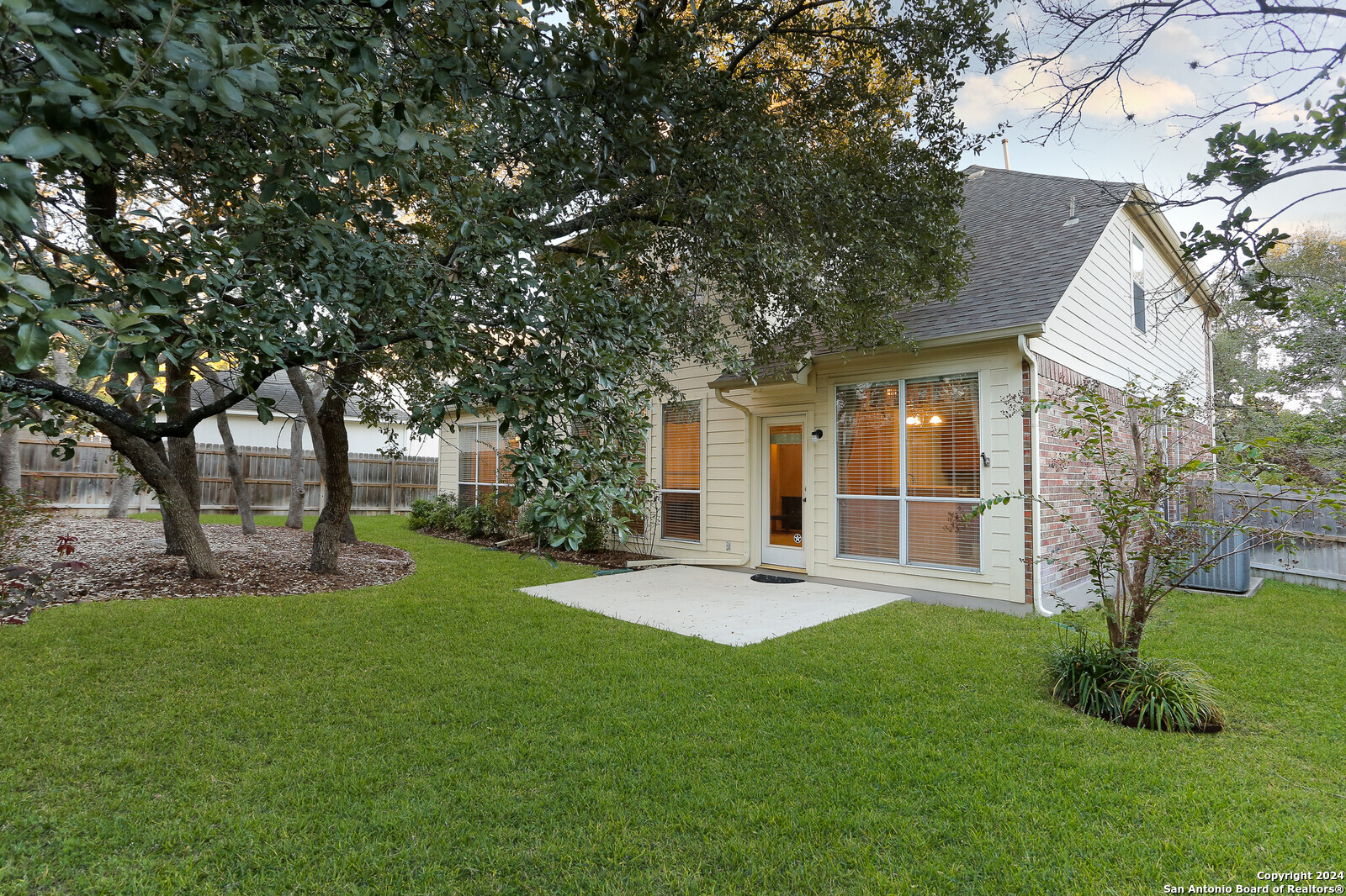18610 SURREYWOOD