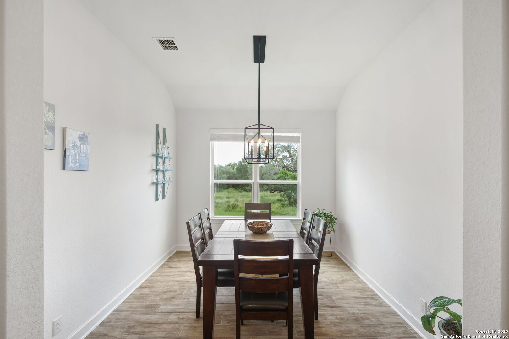 542 Private Road 3702