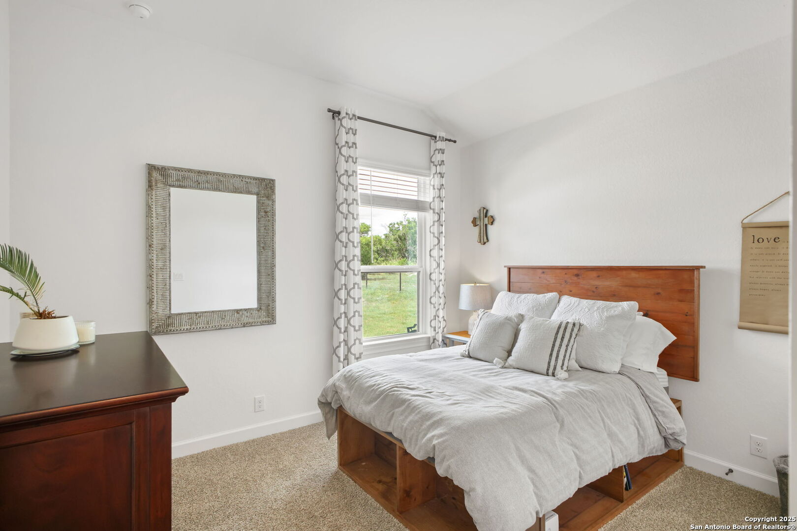 542 Private Road 3702