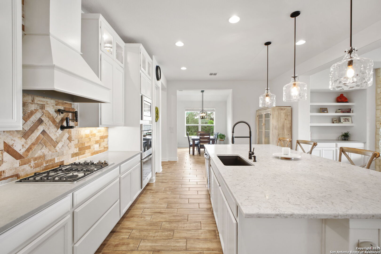 542 Private Road 3702