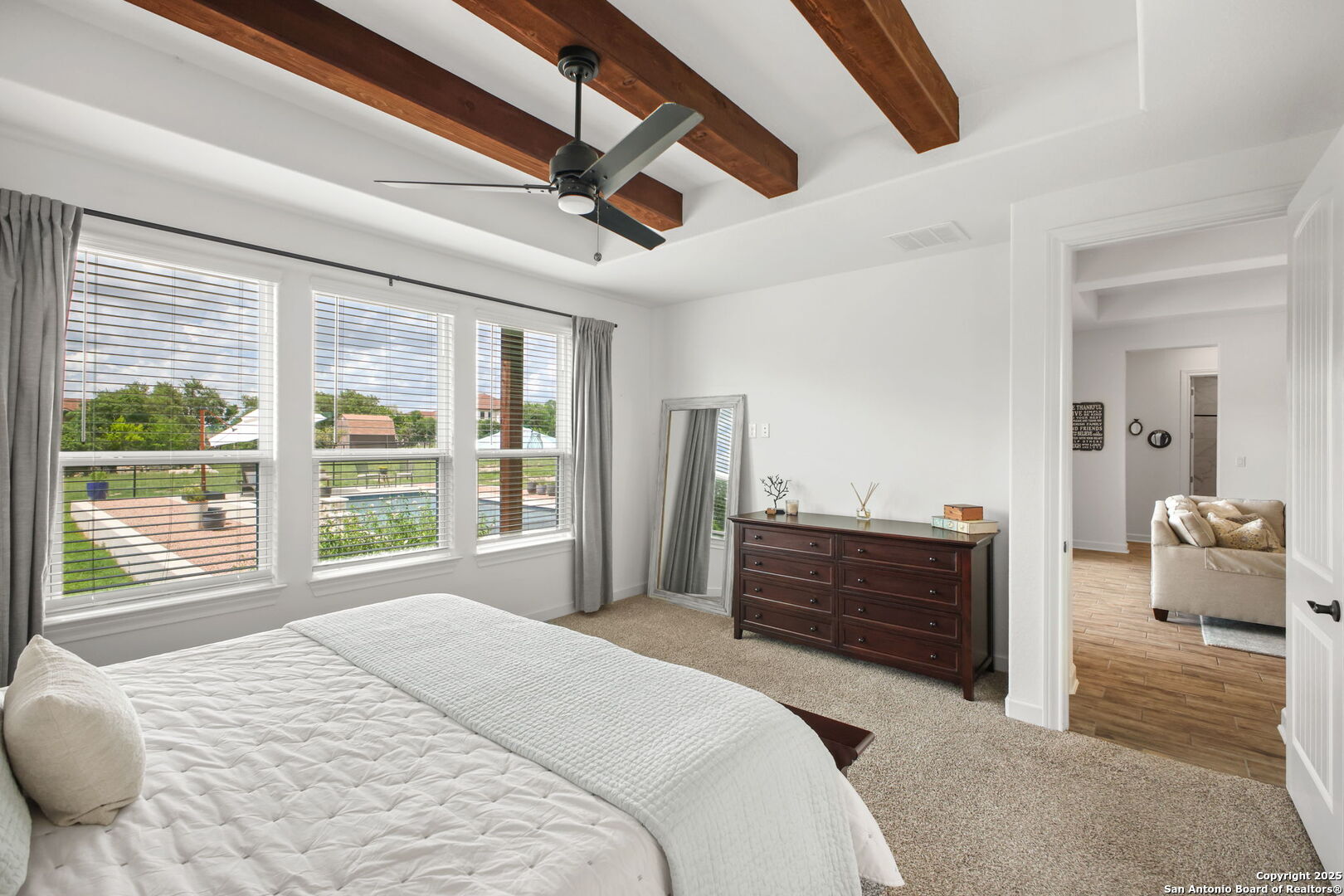 542 Private Road 3702