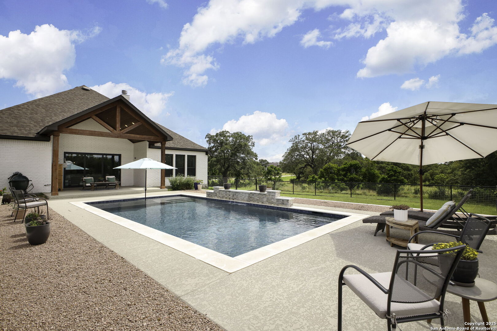 542 Private Road 3702