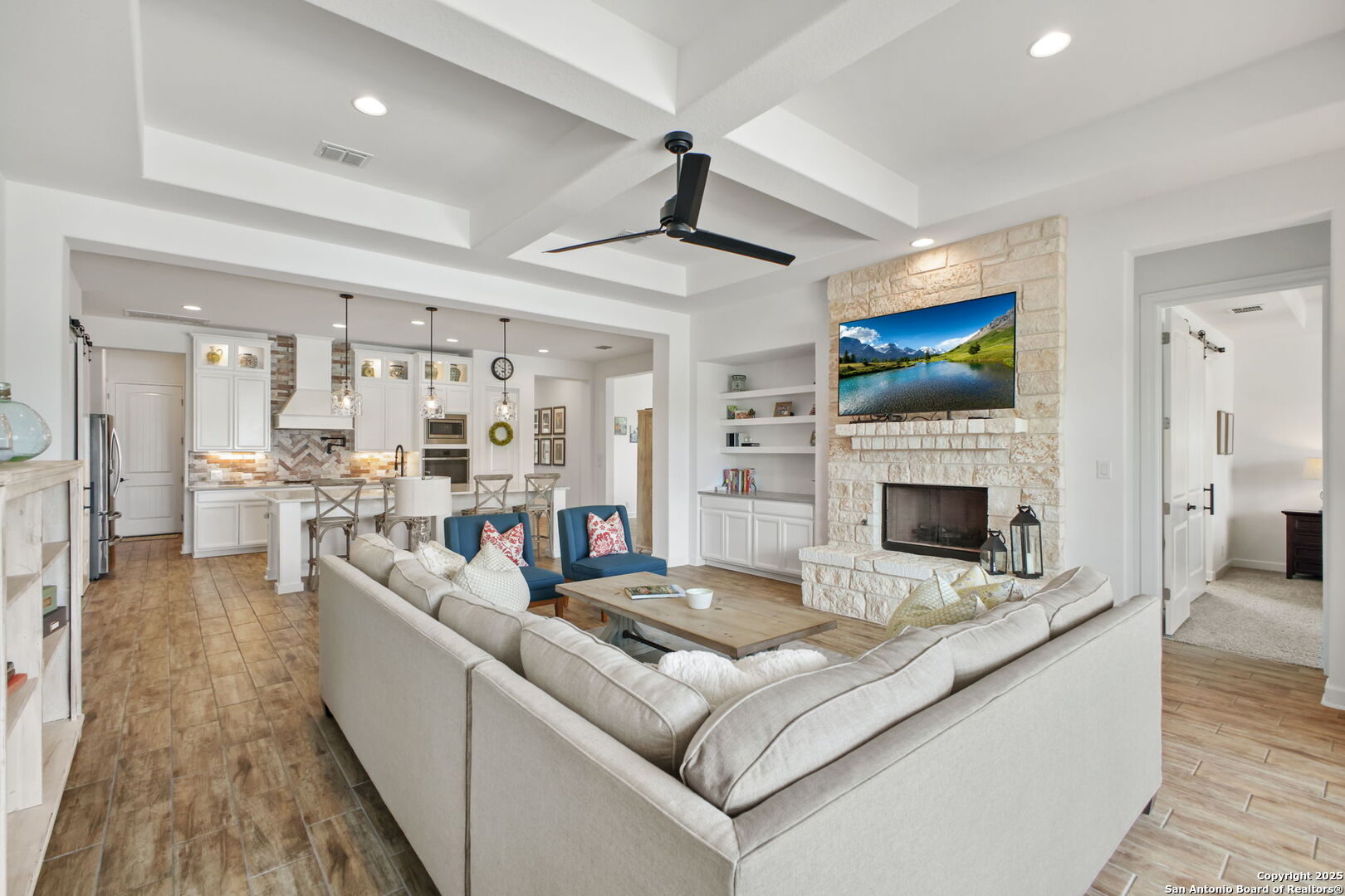 542 Private Road 3702