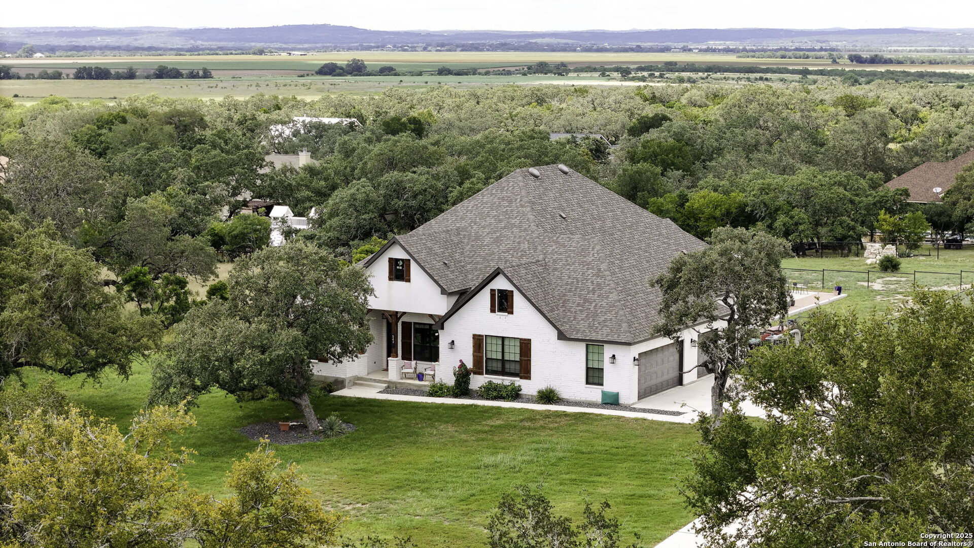 542 Private Road 3702