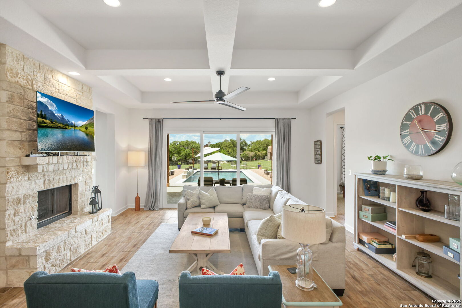 542 Private Road 3702