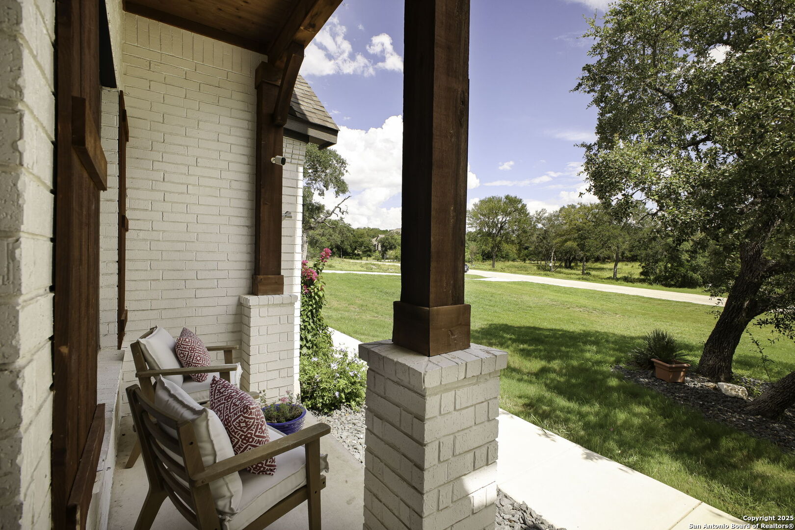 542 Private Road 3702
