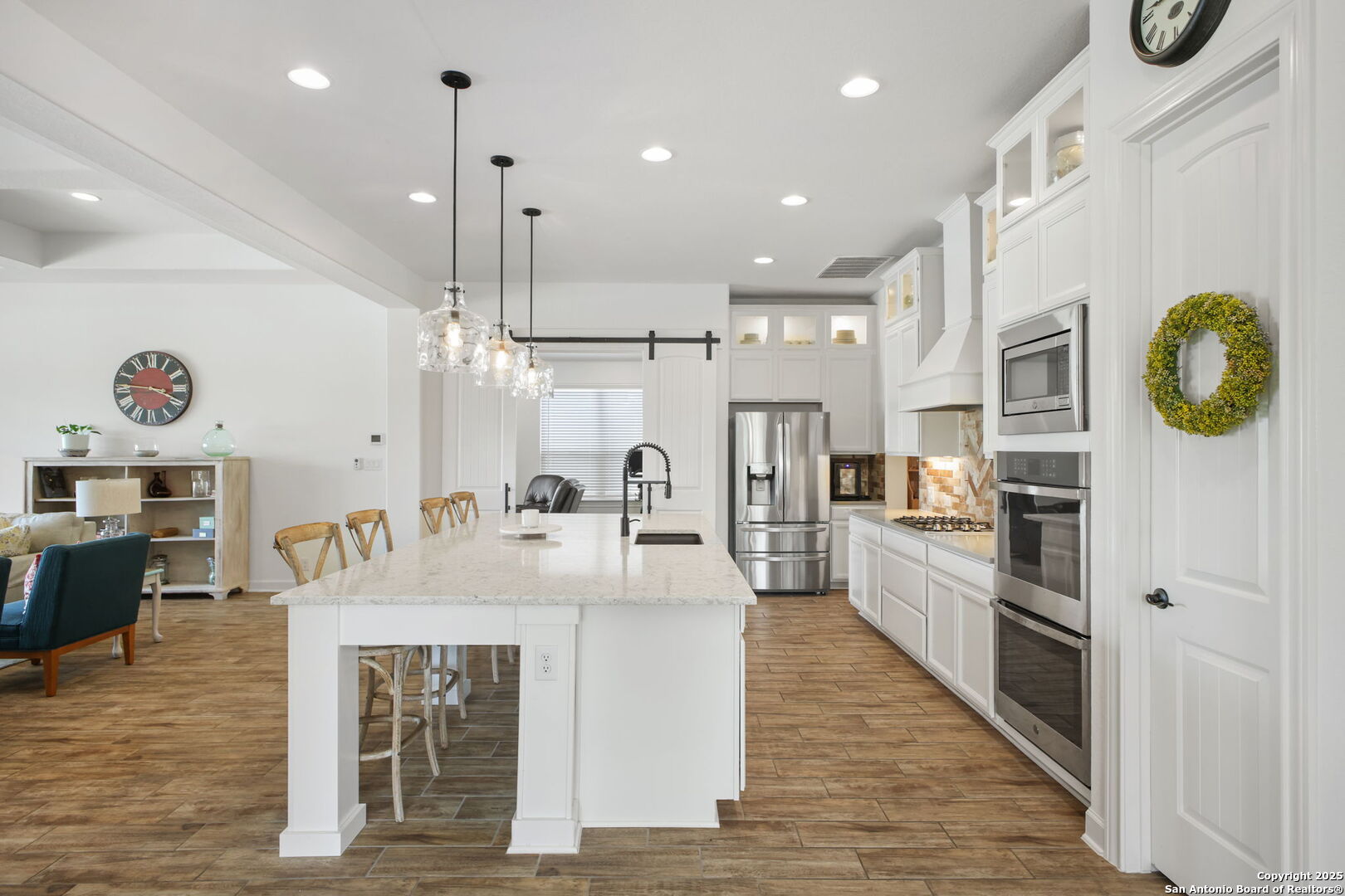 542 Private Road 3702