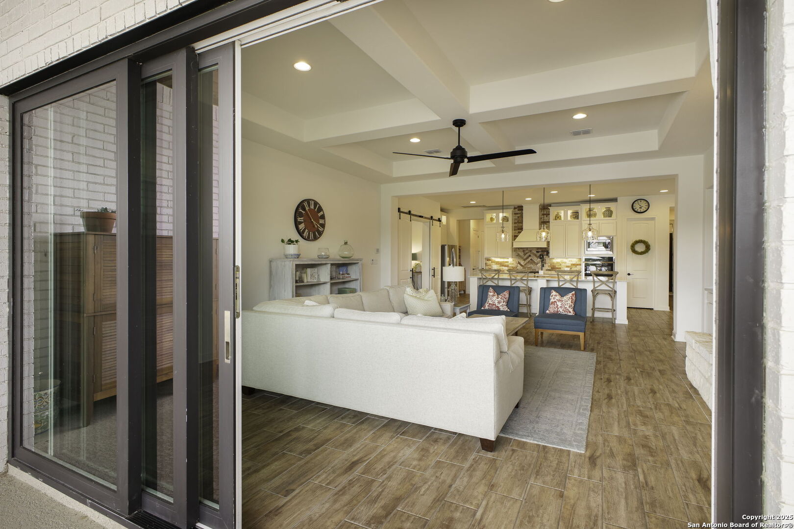 542 Private Road 3702