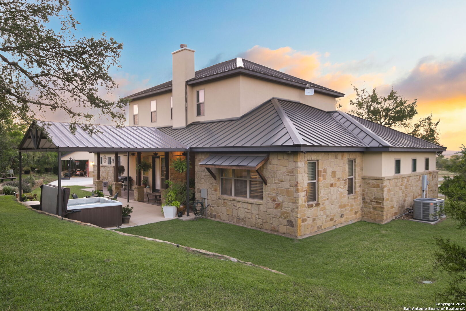 1362 Private Road 3702