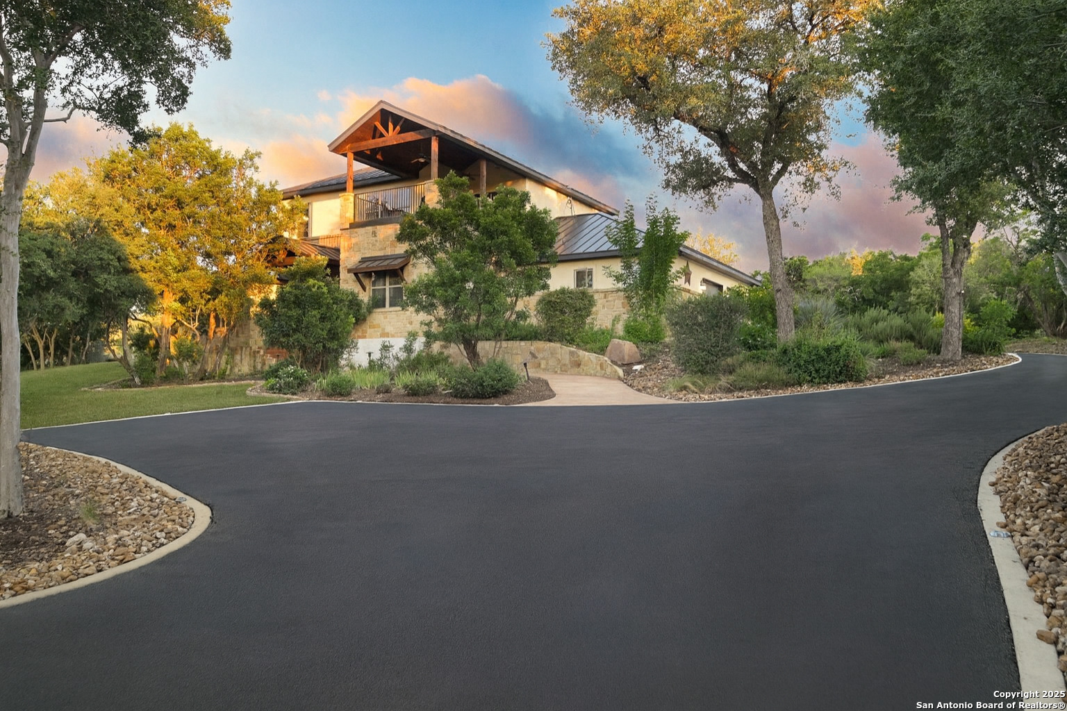 1362 Private Road 3702