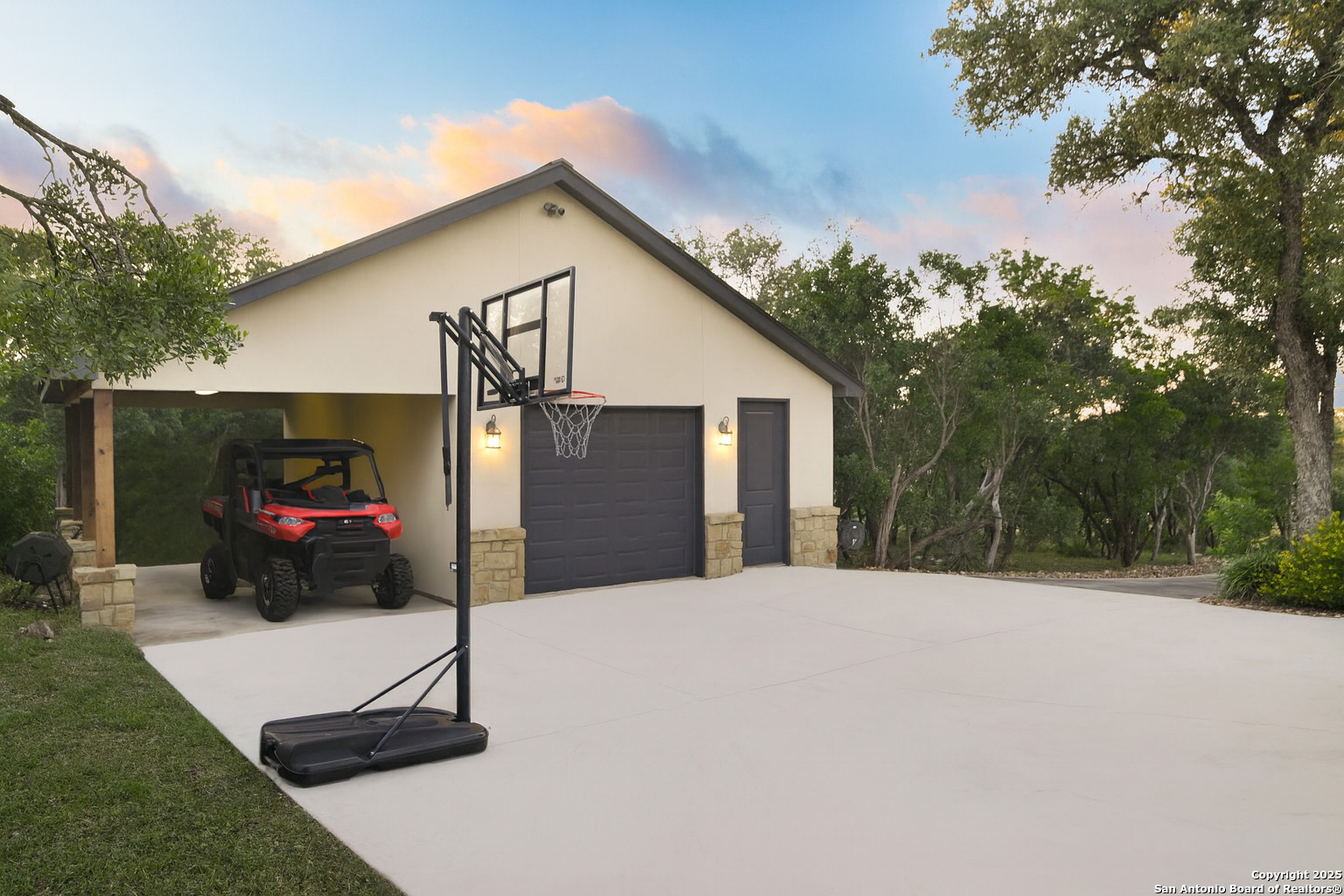1362 Private Road 3702