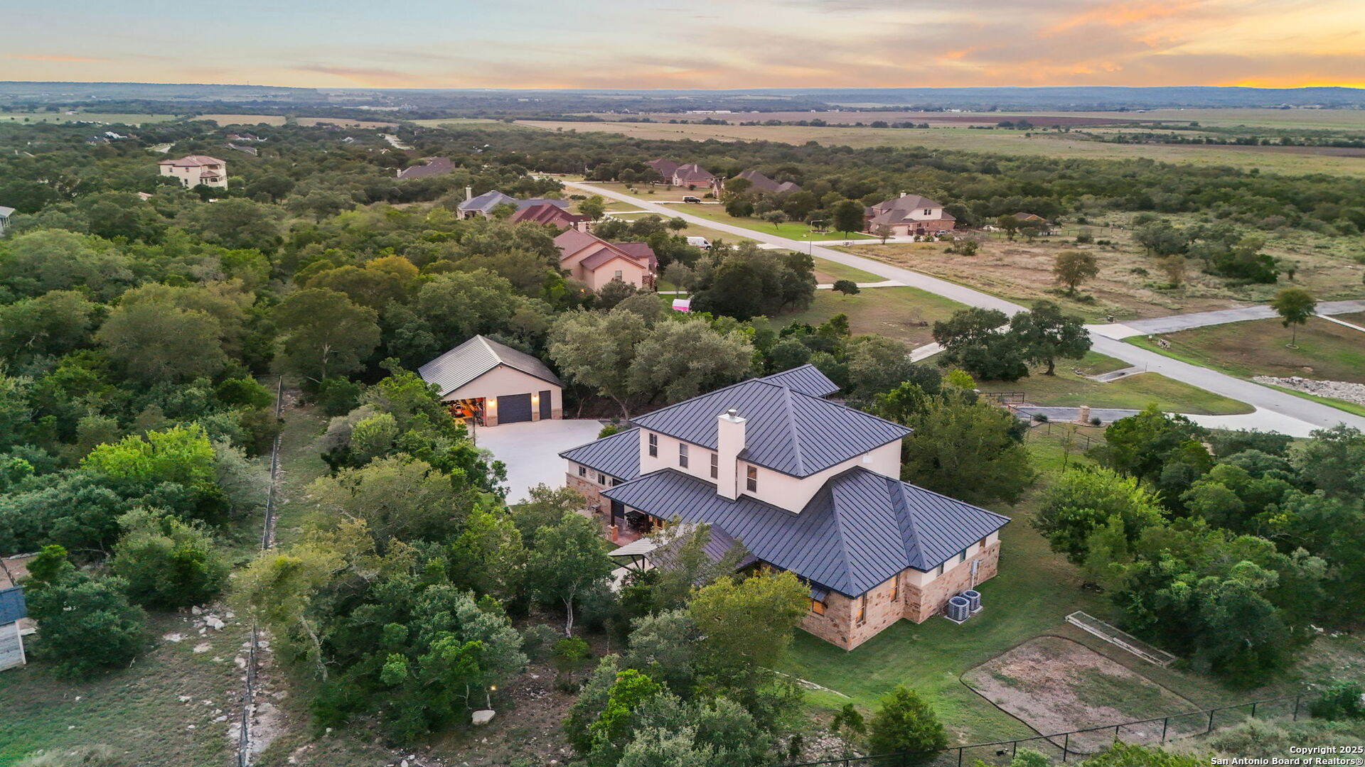 1362 Private Road 3702