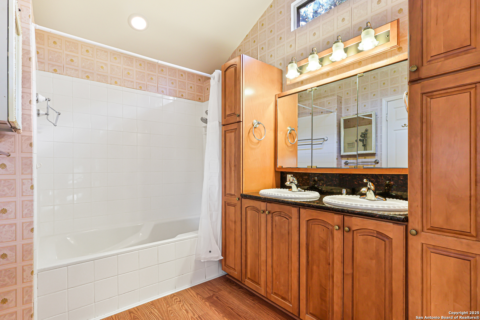 2500 Grove Park