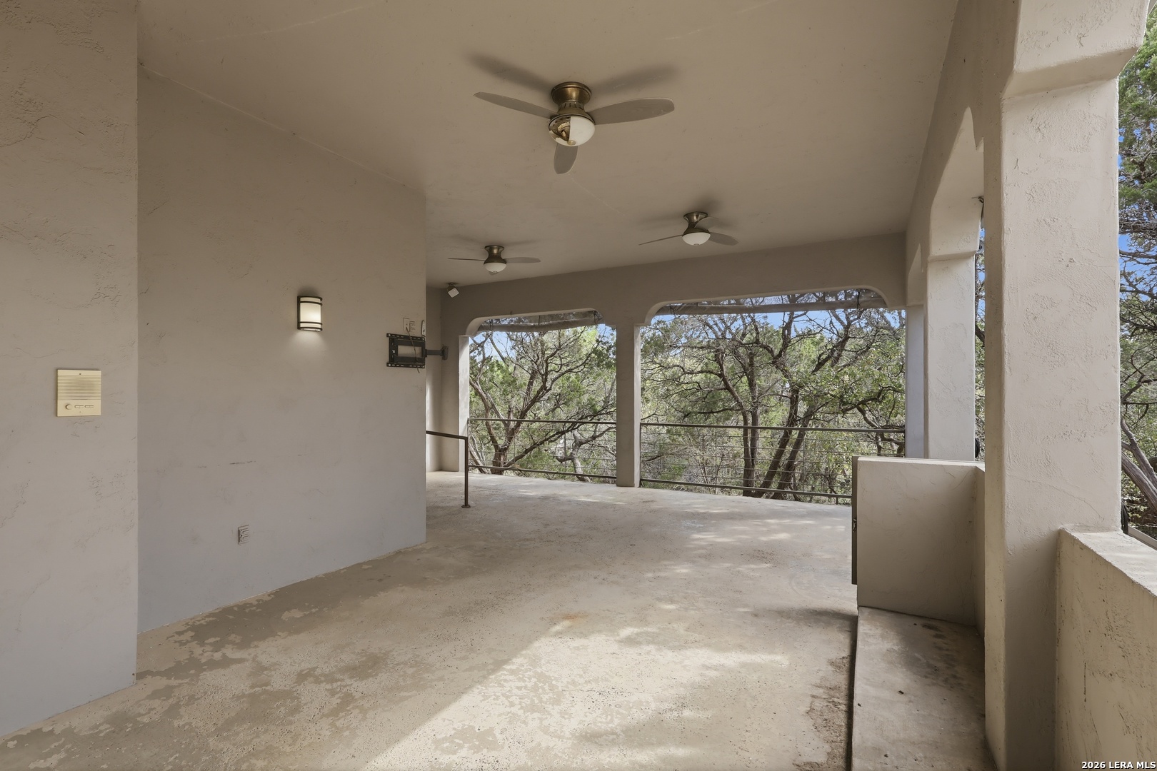 1014 Flagstone