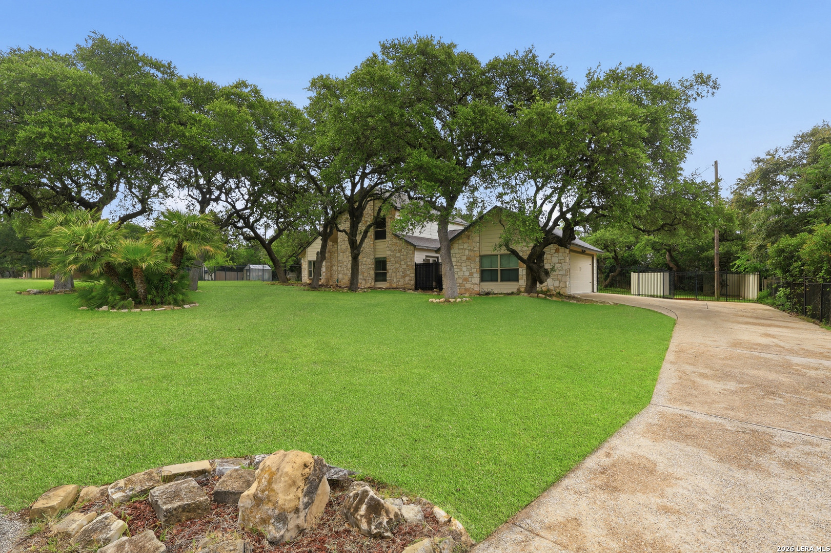 8430 Twisted Oaks