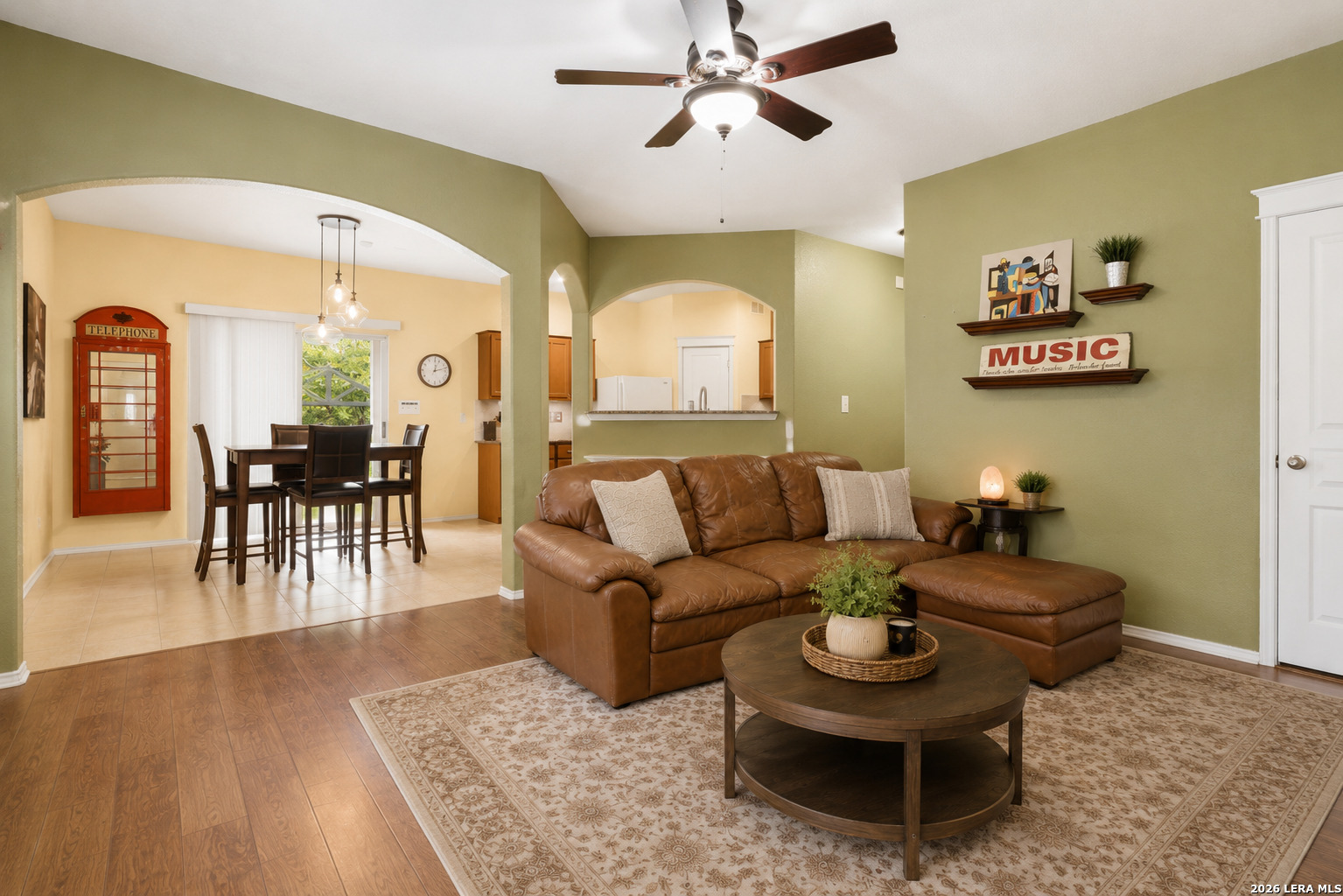3903 Paradiso Loop