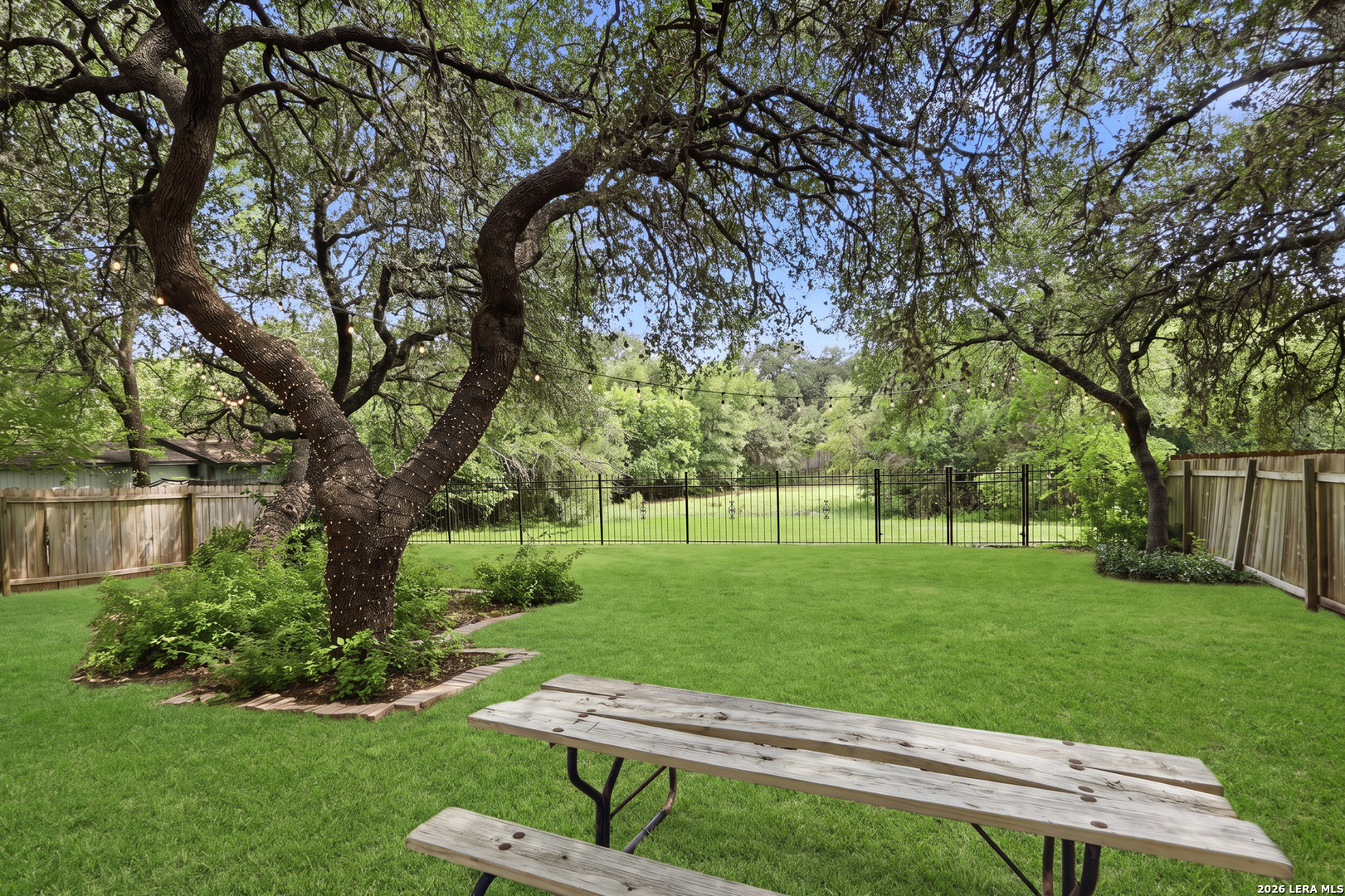 2316 Newoak Park