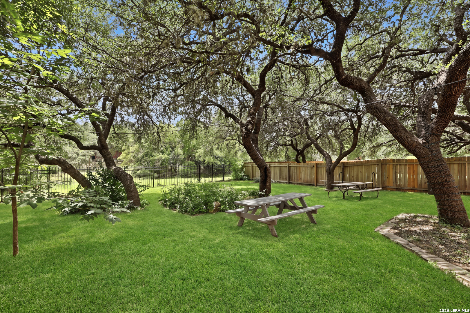 2316 Newoak Park