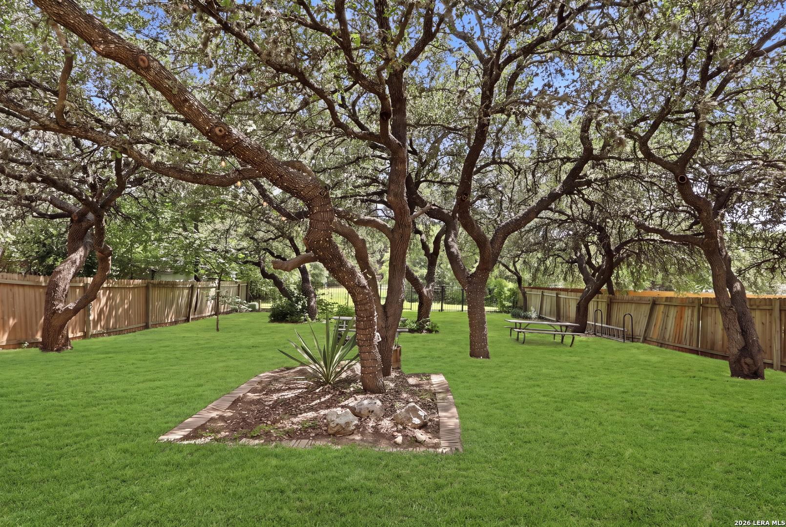 2316 Newoak Park