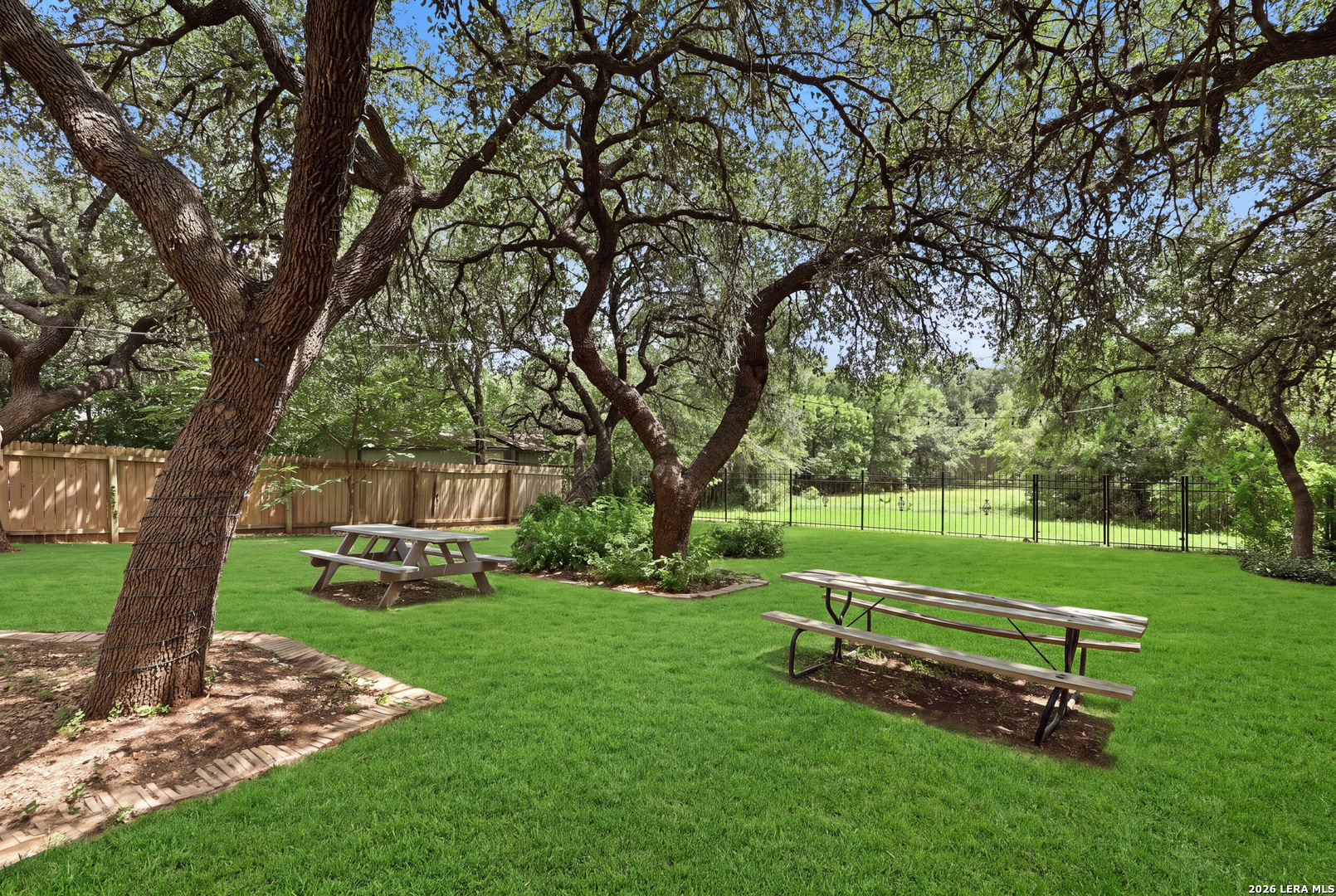 2316 Newoak Park