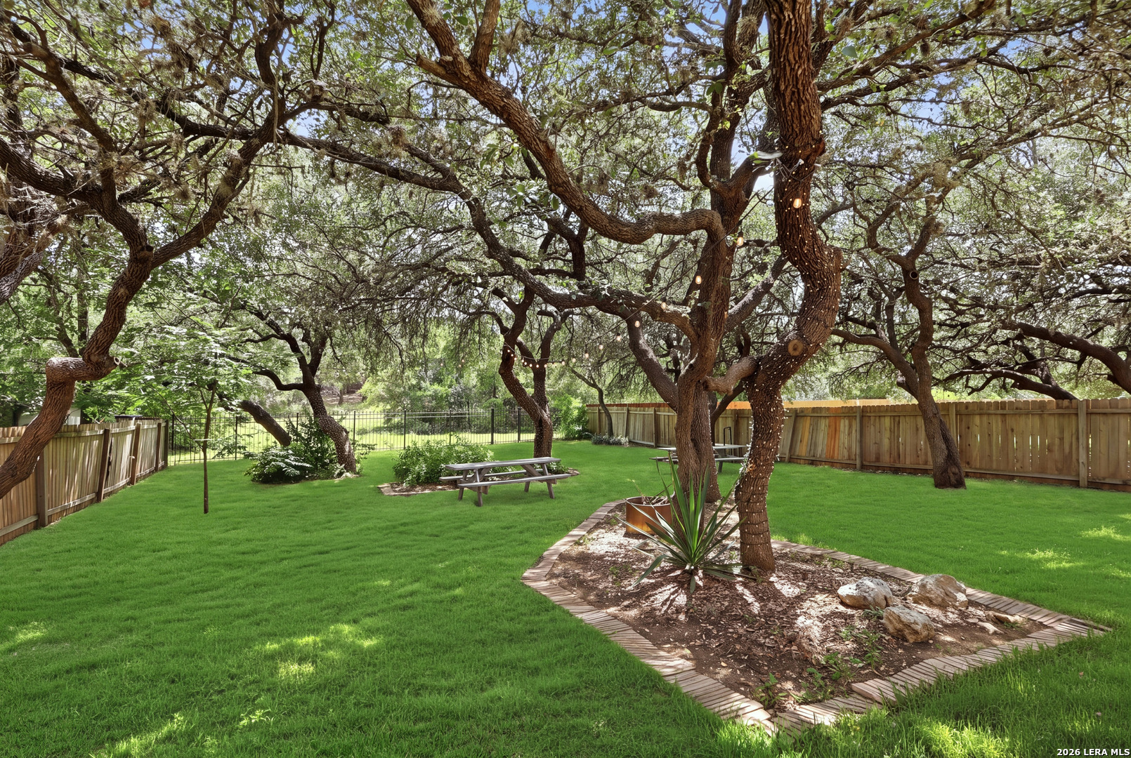 2316 Newoak Park