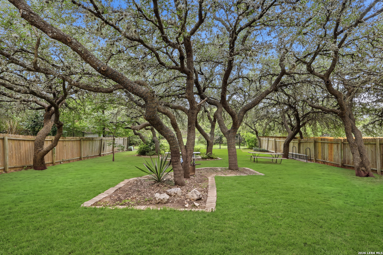 2316 Newoak Park