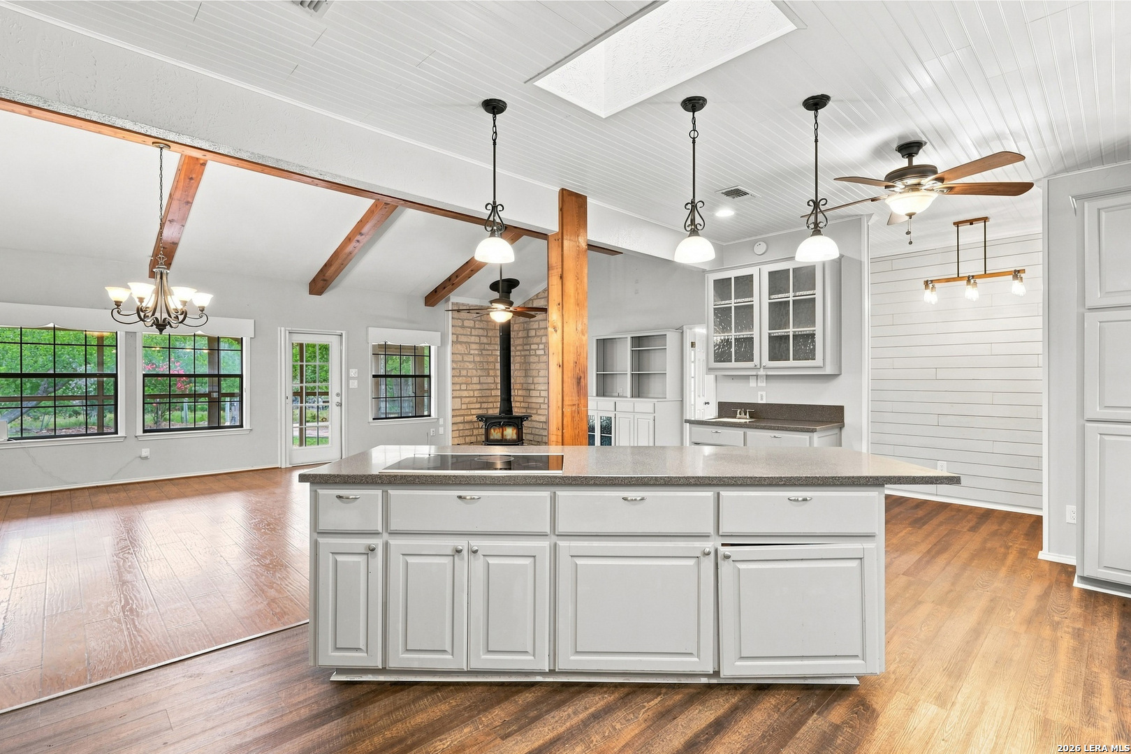 160 Creekwood Ct