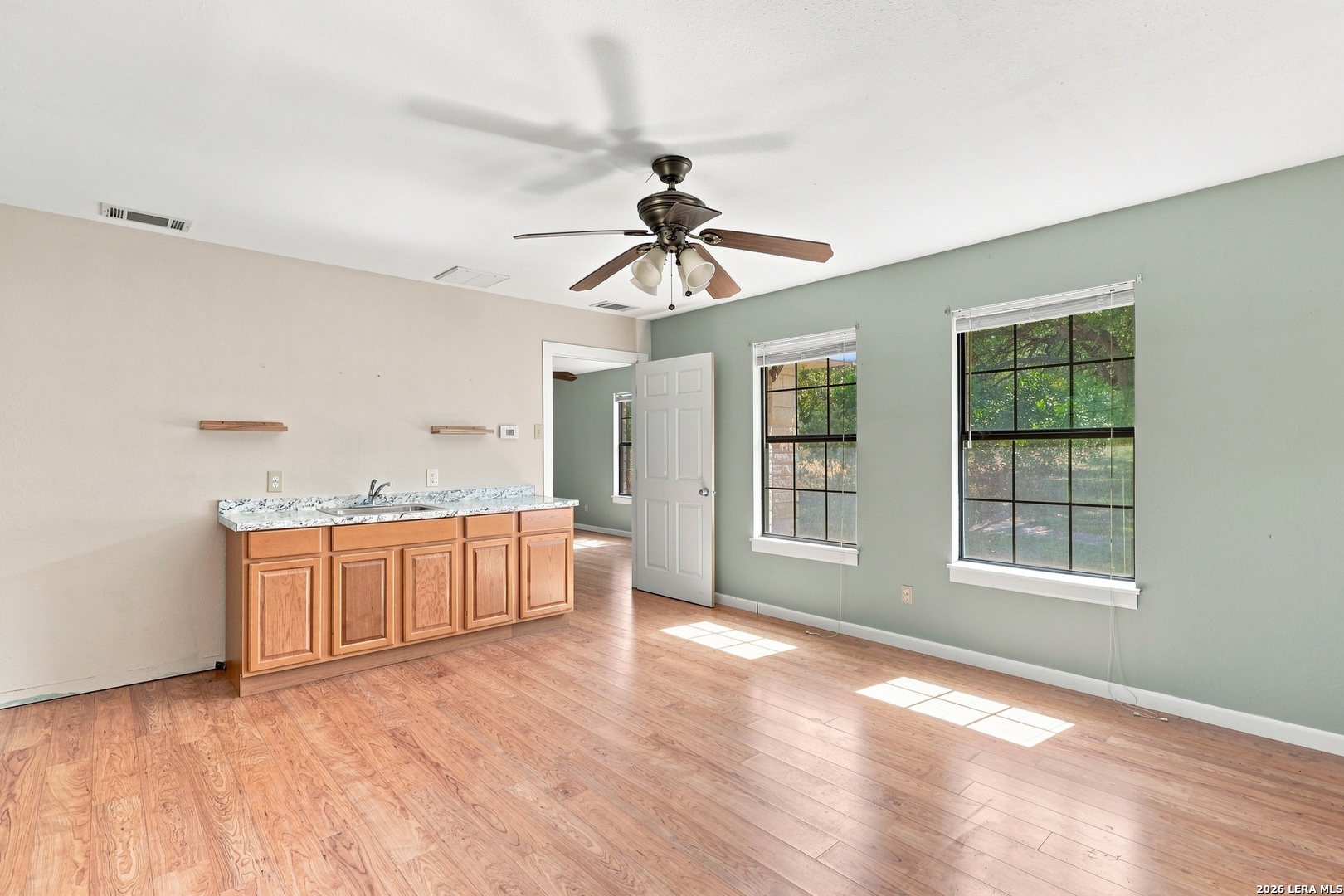 160 Creekwood Ct