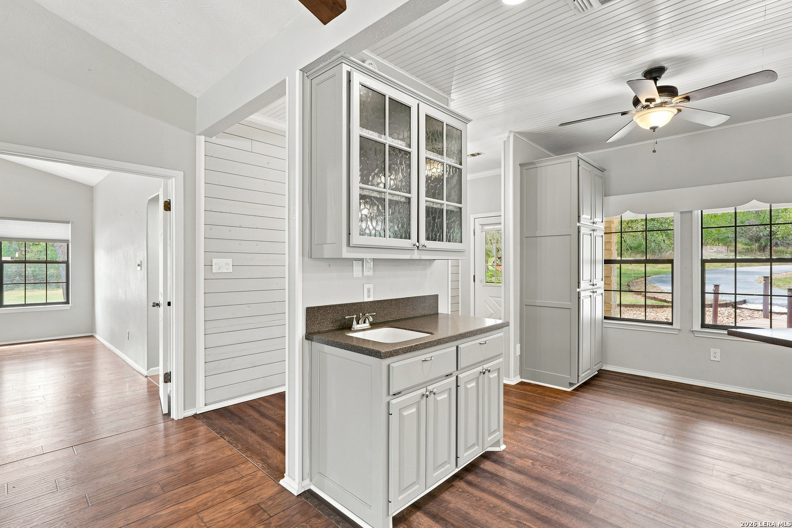 160 Creekwood Ct