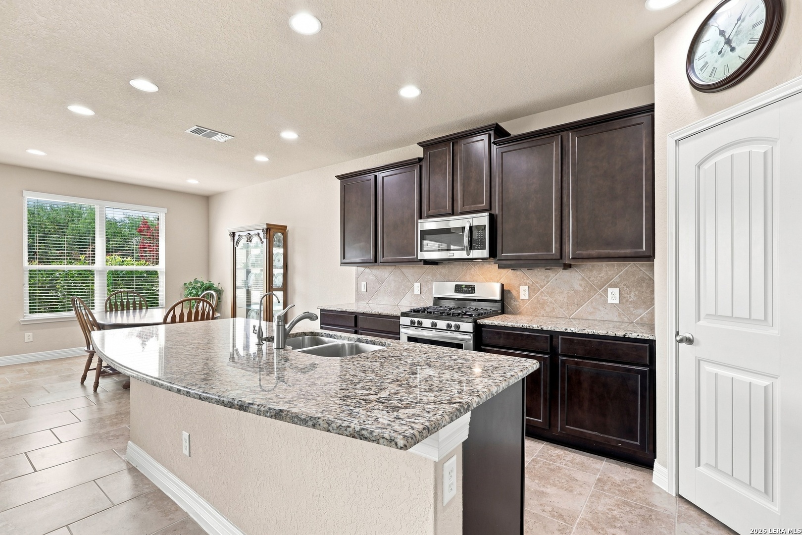 2867 Vista Pkwy