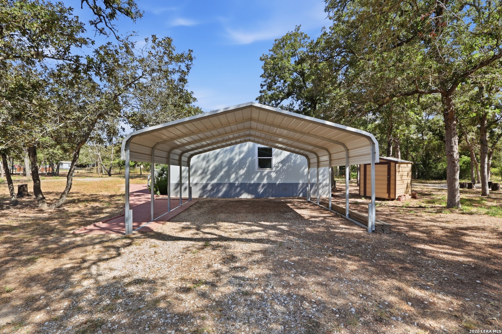 180 Sandy Oaks