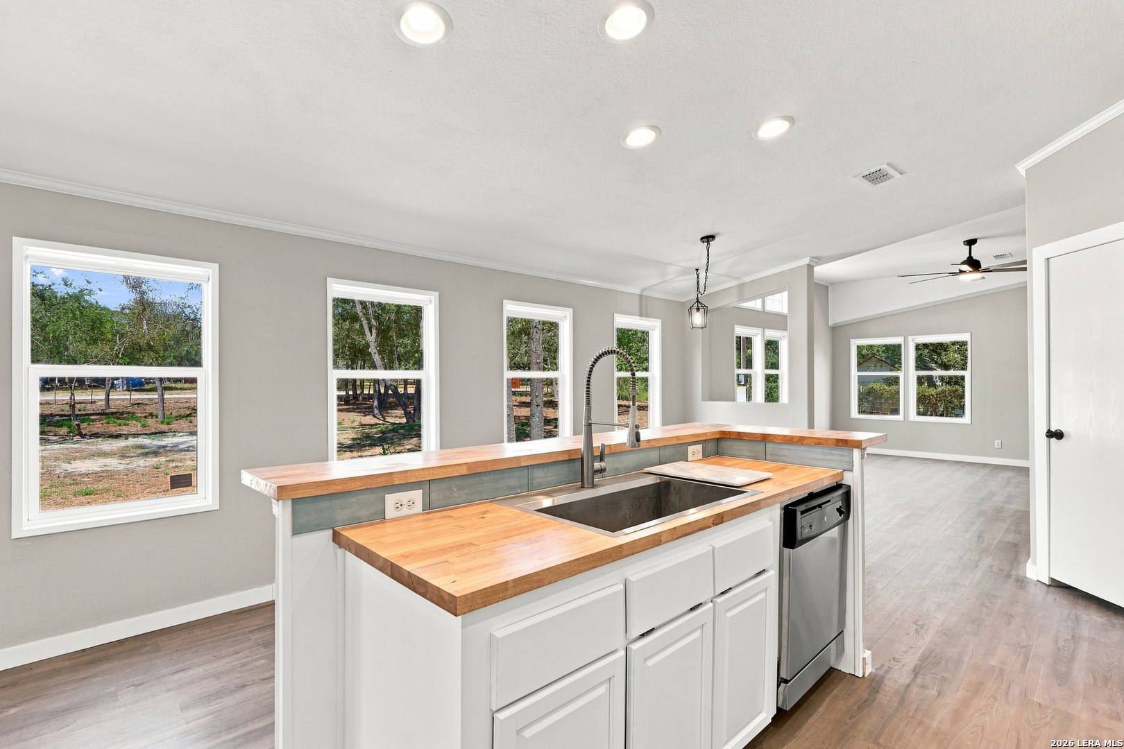 180 Sandy Oaks