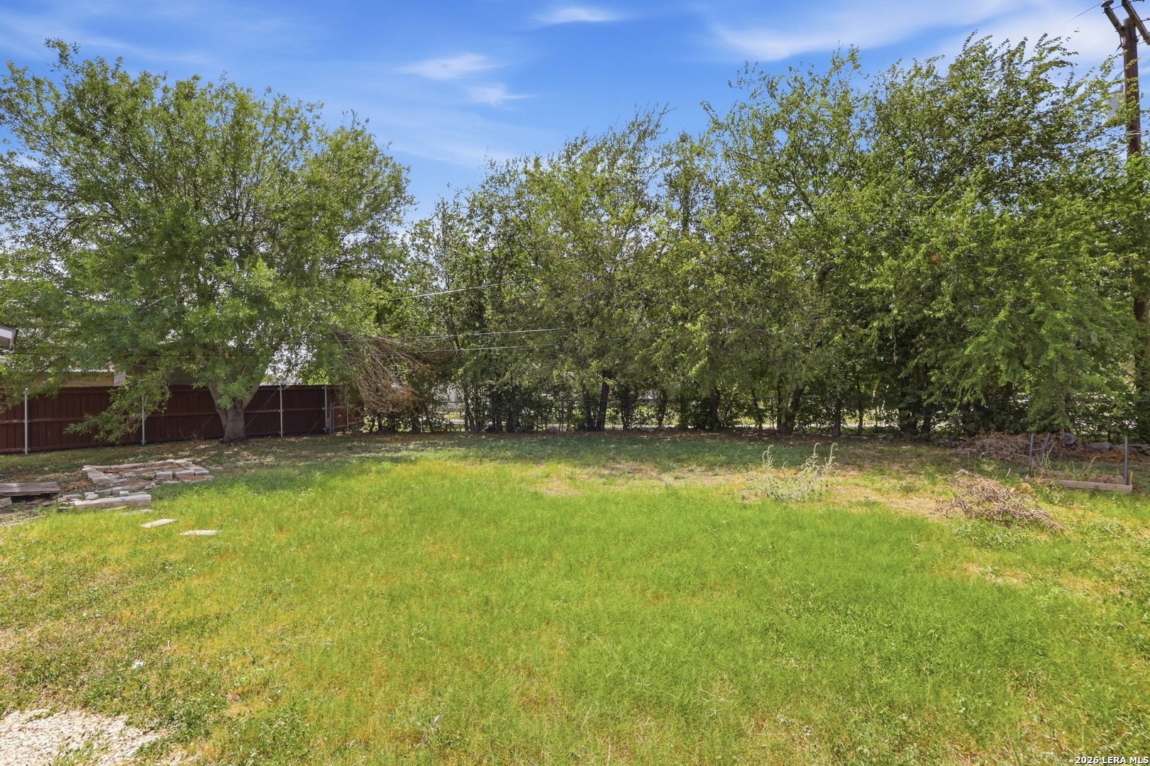 6819 MERRY OAKS DR
