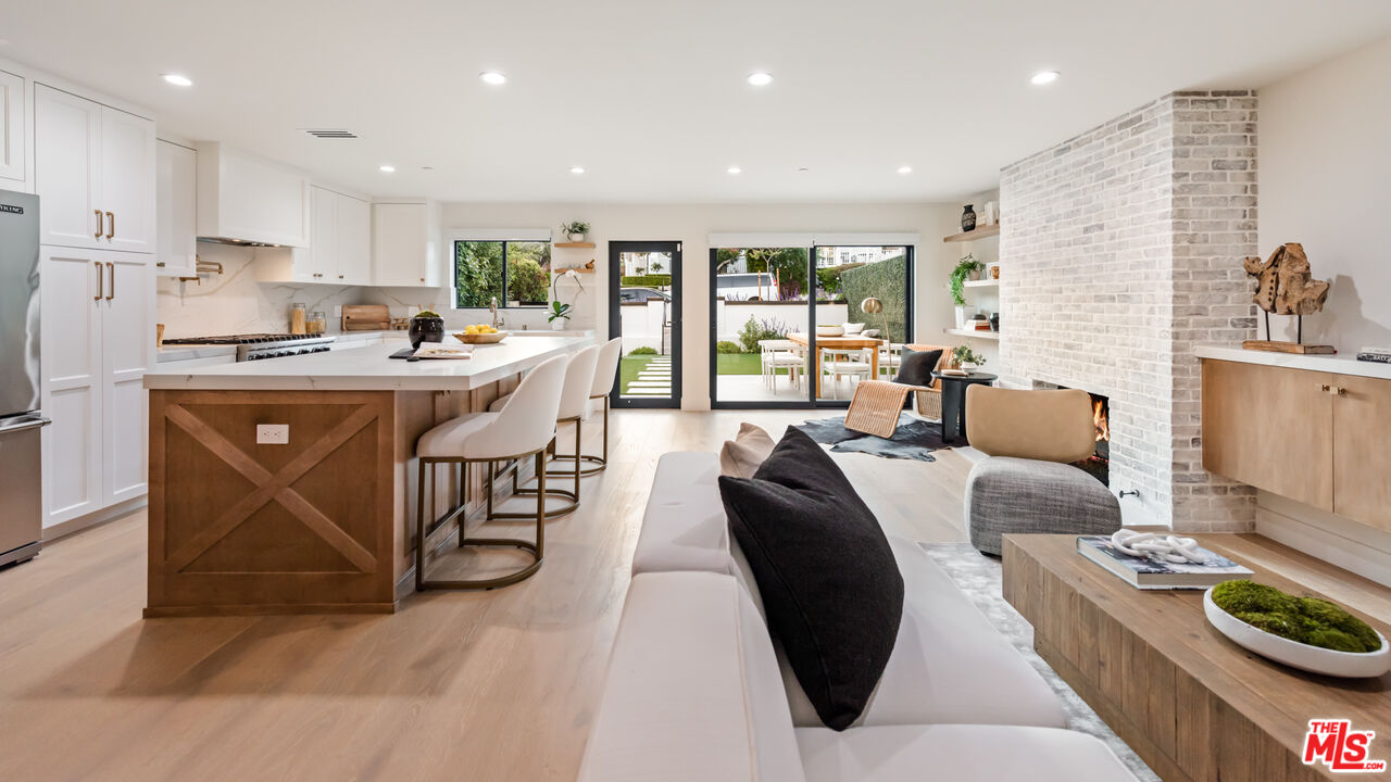 612 Iris Ave