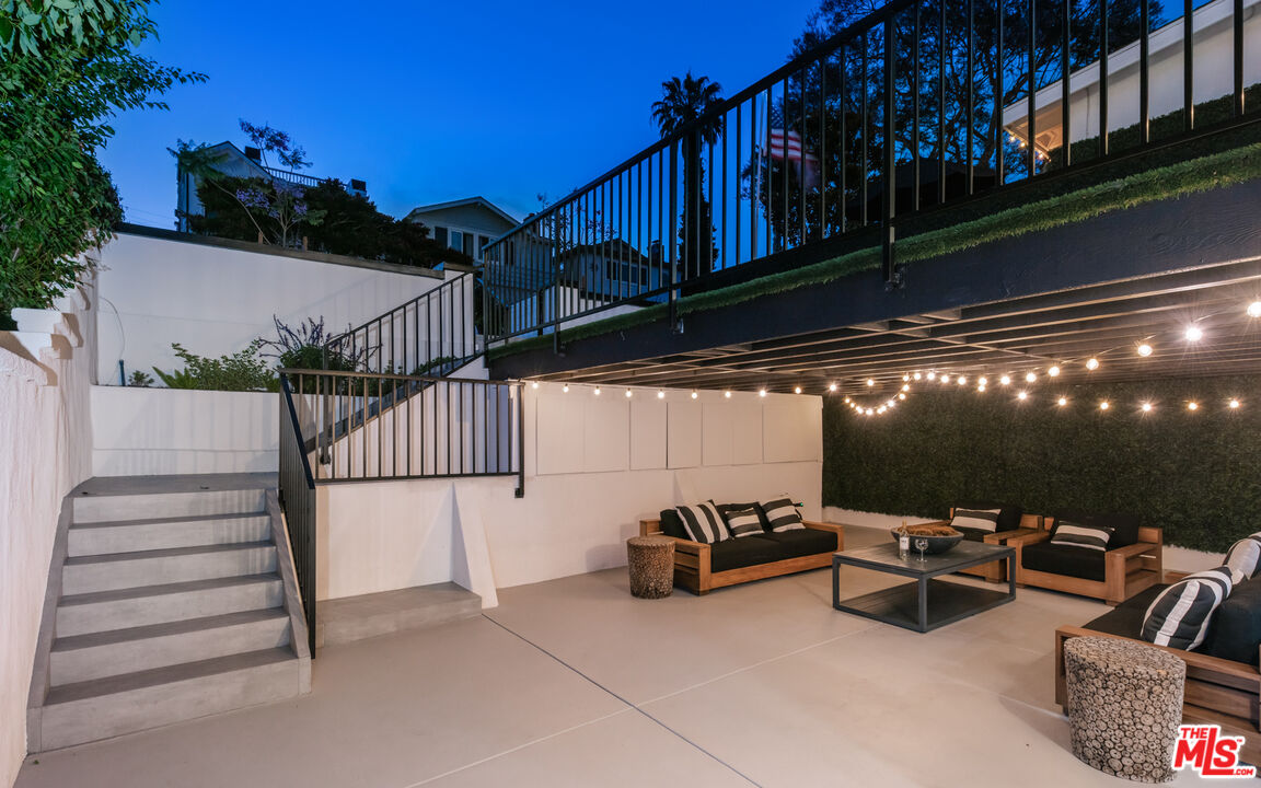 612 Iris Ave
