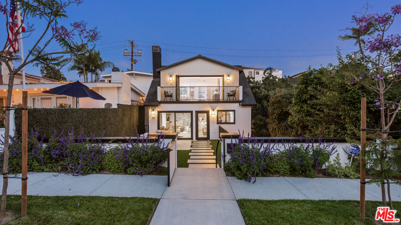 612 Iris Ave