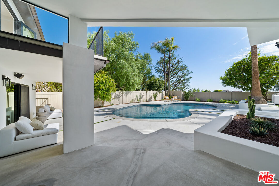29343 Whitley Collins Dr