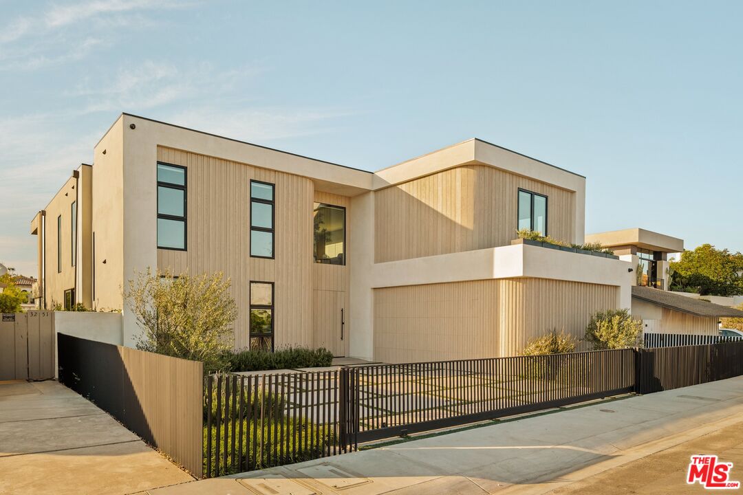 3271 Easter Cir