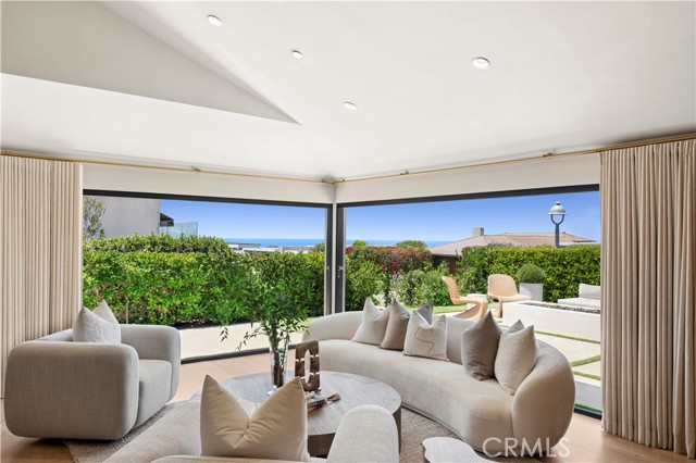 1120 White Sails WAY