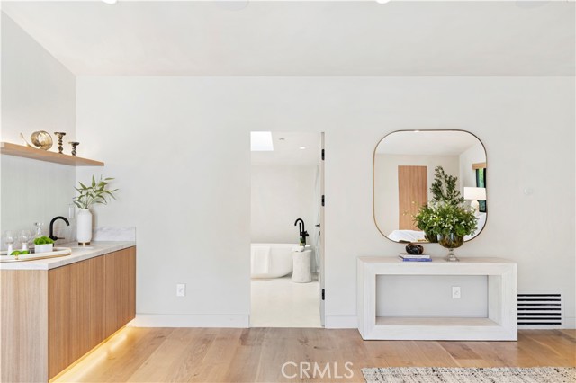 1120 White Sails WAY