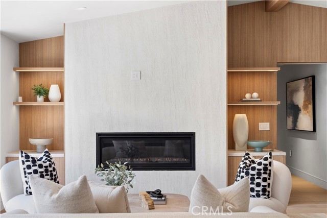 1120 White Sails WAY