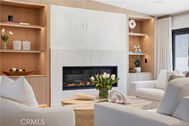 1120 White Sails WAY
