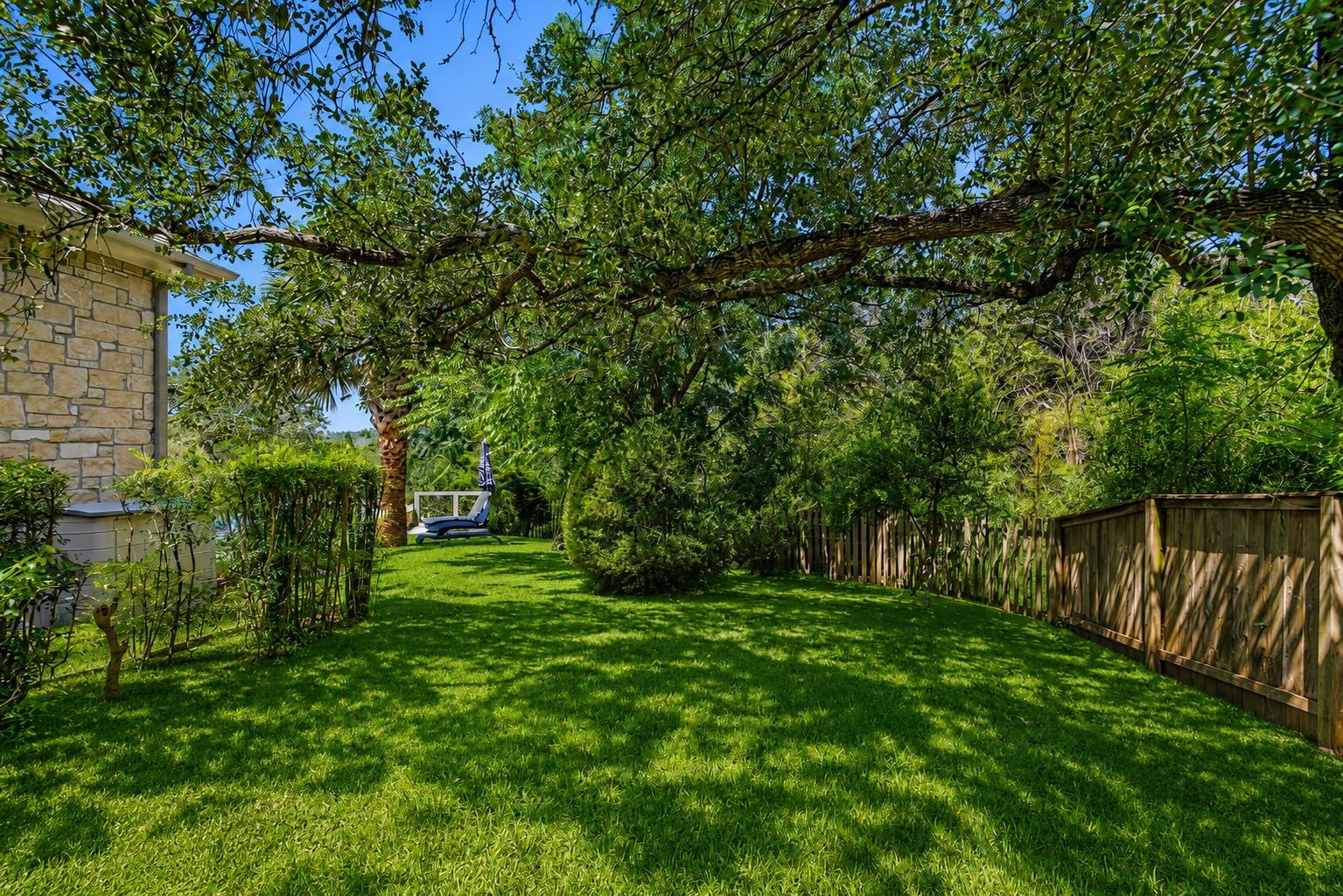 9218 Leaning Rock CIR