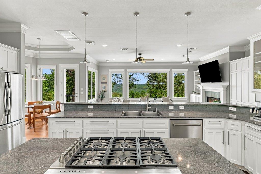 9218 Leaning Rock CIR