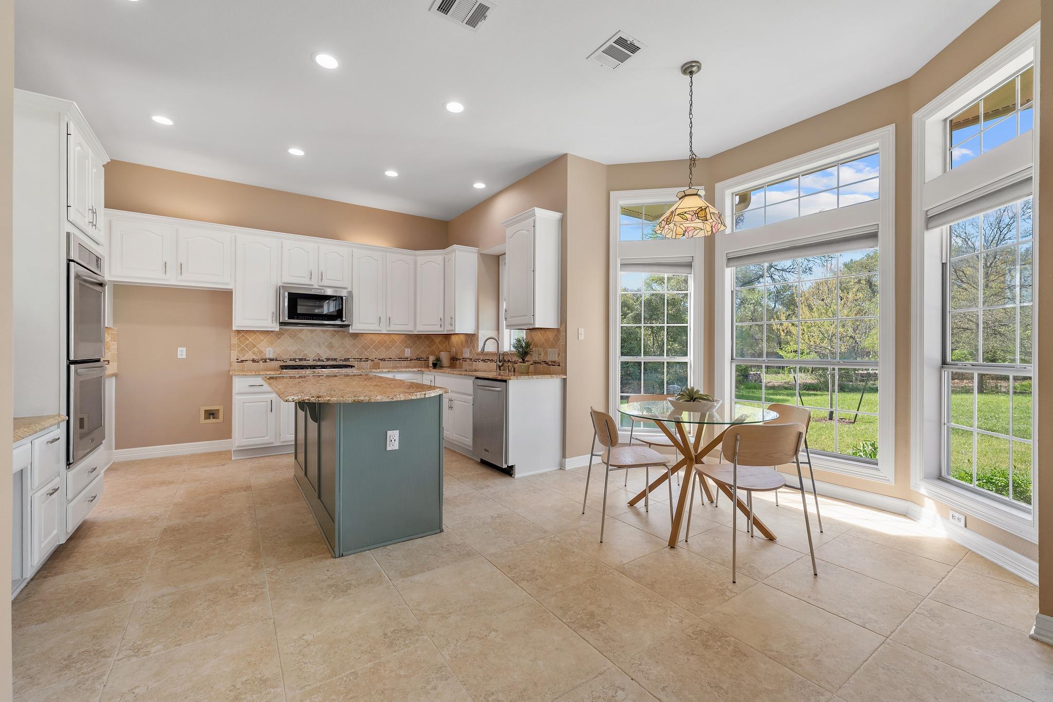 9305 Leaning Rock CIR