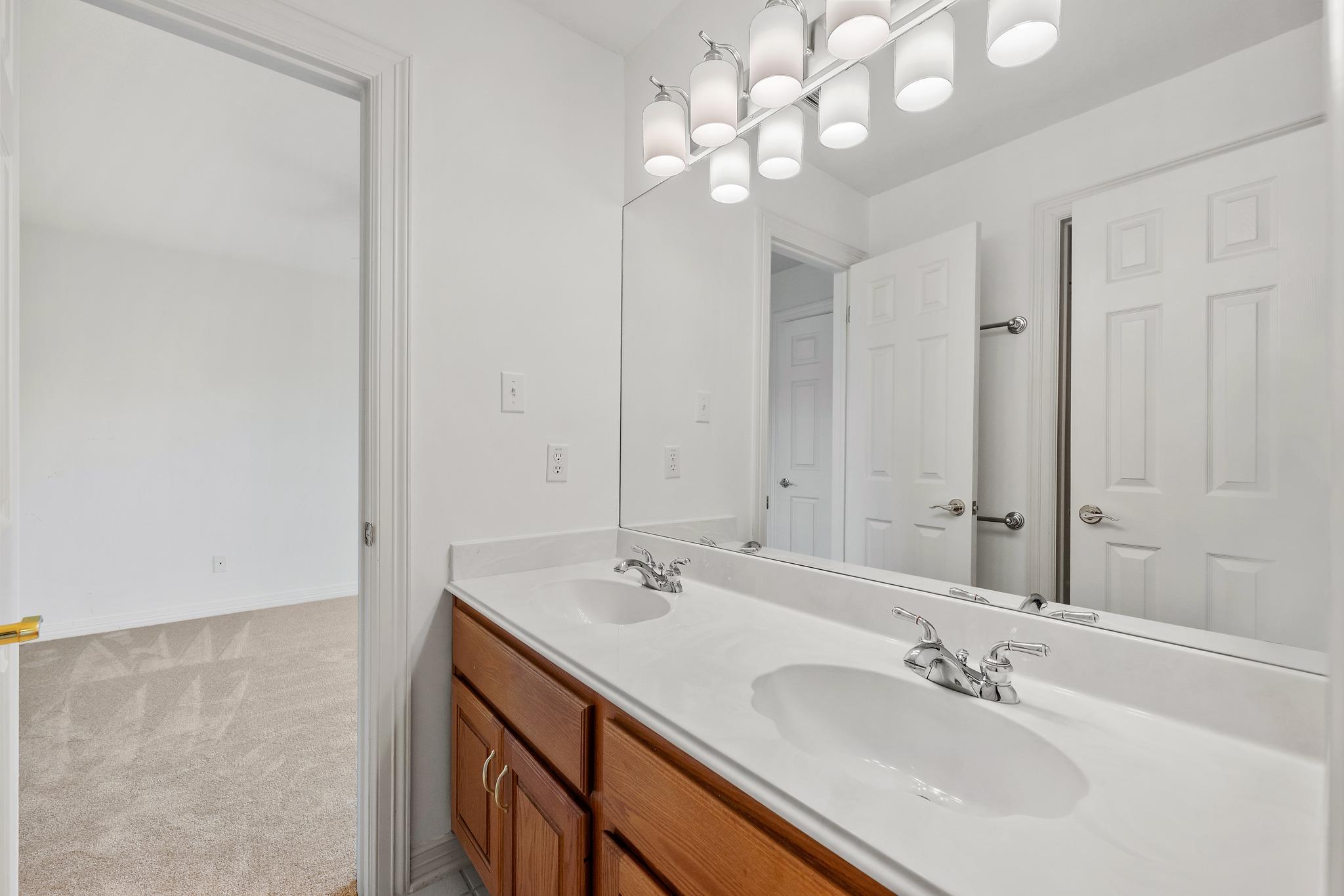 9305 Leaning Rock CIR