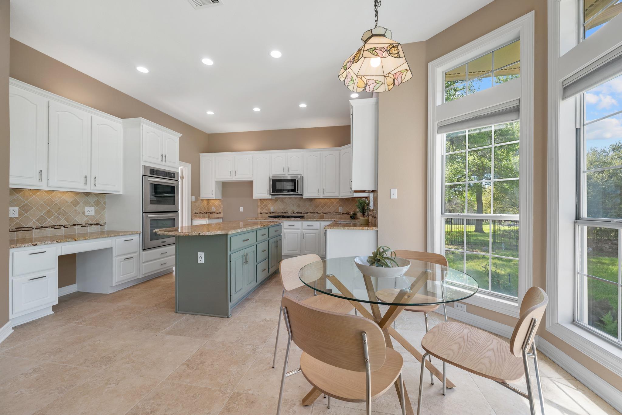 9305 Leaning Rock CIR